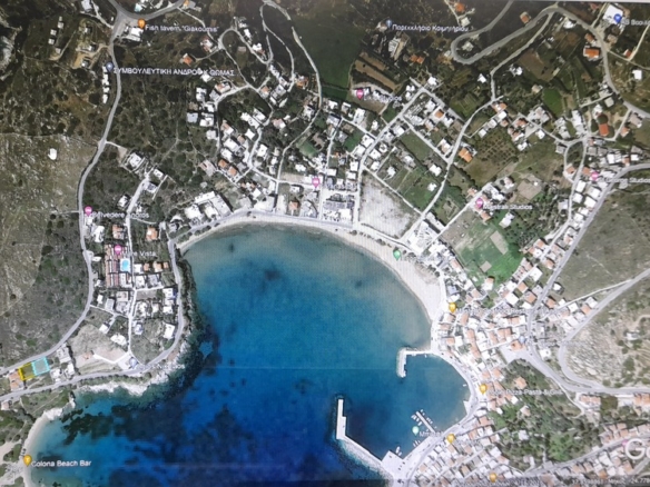 Μπατσί. Οικόπεδο 794 τ.μ. με εξαιρετική θέα