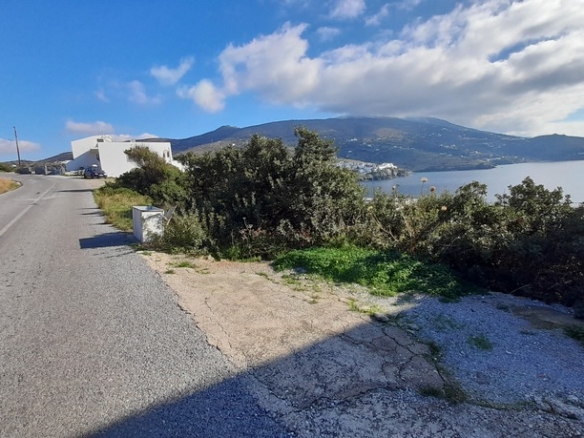 Μπατσί. Οικόπεδο 794 τ.μ. με εξαιρετική θέα