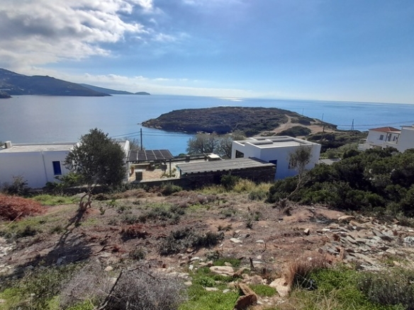 Μπατσί. Οικόπεδο 794 τ.μ. με εξαιρετική θέα