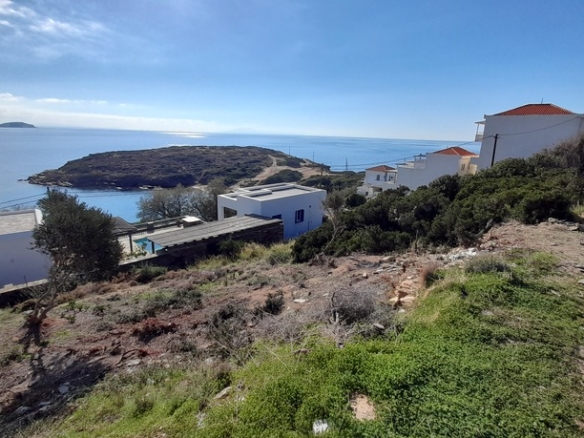 Μπατσί. Οικόπεδο 794 τ.μ. με εξαιρετική θέα