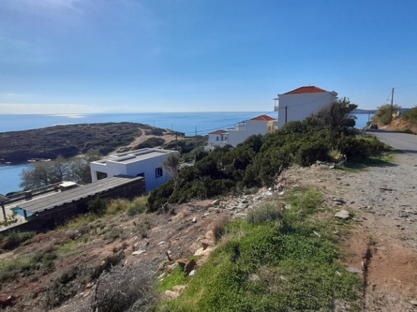Μπατσί. Οικόπεδο 794 τ.μ. με εξαιρετική θέα