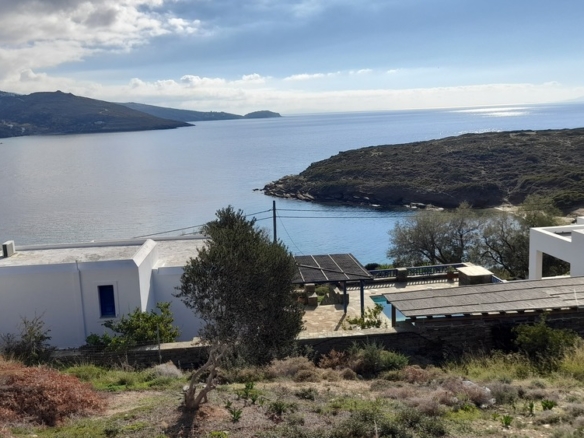 Μπατσί. Οικόπεδο 794 τ.μ. με εξαιρετική θέα