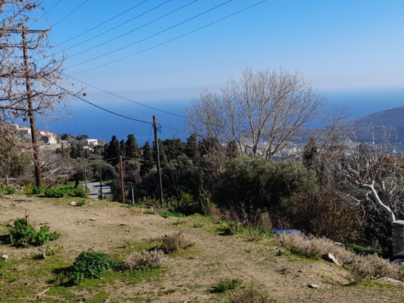 ΣΤΡΑΠΟΥΡΙΕΣ ΕΝΤΟΣ ΟΙΚΙΣΜΟΥ 1.102 Μ2 με θέα στη Χώρα Άνδρου