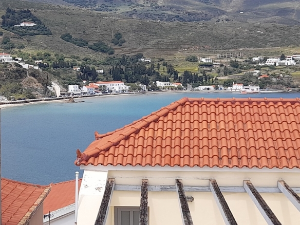 Chora Andros-Central pedestrian street: Apartment 69 m2, 2nd-floor
