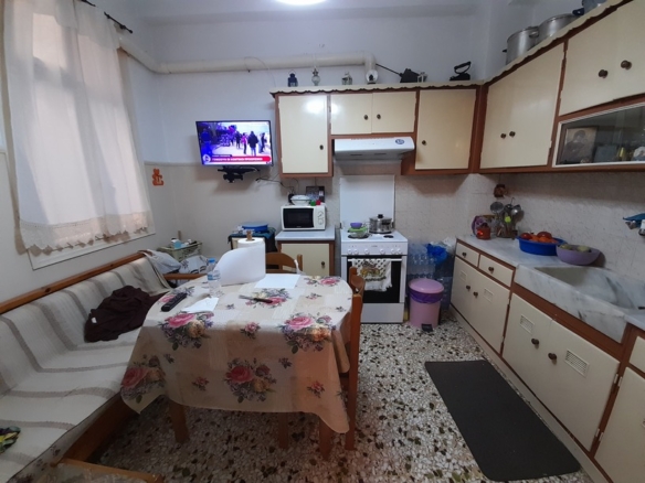 Chora Andros-Central pedestrian street: Apartment 69 m2, 2nd-floor