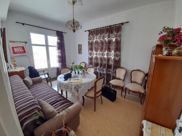 Chora Andros-Central pedestrian street: Apartment 69 m2, 2nd-floor