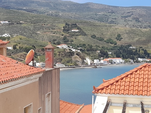 Chora Andros-Central pedestrian street: Apartment 69 m2, 2nd-floor