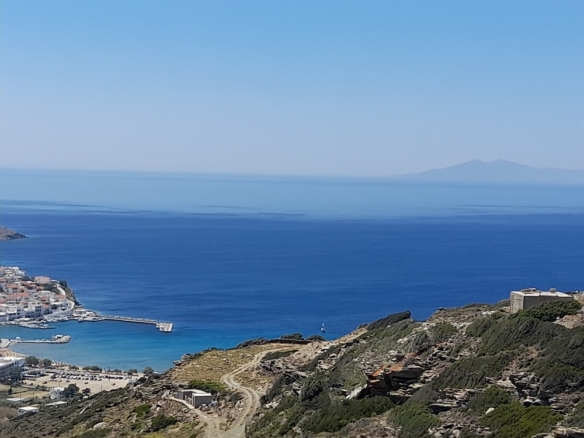 Μπατσί / Ξυλοκαρύδα: 6.943 m2 με κατοικία στα μπετά 145,81 m2 με απεριόριστη θέα θάλασσα.