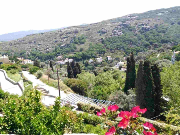ΣΤΕΝΙΕΣ. Διώροφη κατοικία 120 m2 σε οικόπεδο 293 m2