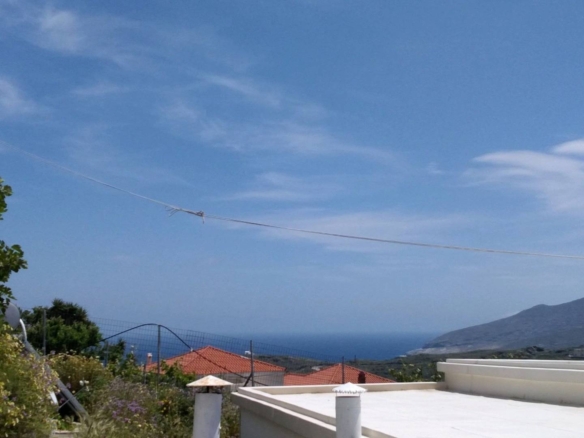 ΣΤΕΝΙΕΣ. Διώροφη κατοικία 120 m2 σε οικόπεδο 293 m2