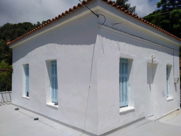 ΣΤΕΝΙΕΣ. Διώροφη κατοικία 120 m2 σε οικόπεδο 293 m2