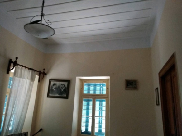 ΣΤΕΝΙΕΣ. Διώροφη κατοικία 120 m2 σε οικόπεδο 293 m2