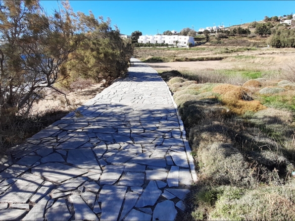 Γαύριο-Λιόπεσι. Τα καλύτερα 24.890 τ.μ. που φθάνουν μέχρι τη θάλασσα.