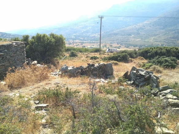 Σταυροπέδα. 9.000 τ.μ. με κελί 22 τ.μ.