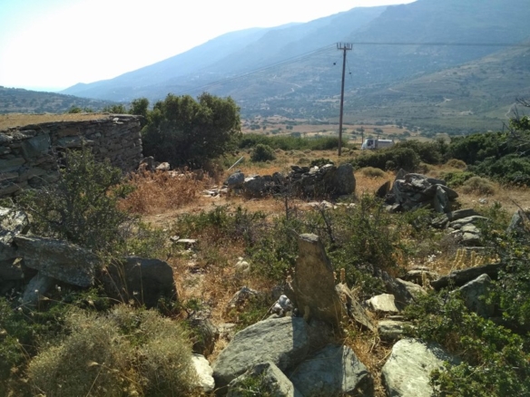 Σταυροπέδα. 9.000 τ.μ. με κελί 22 τ.μ.