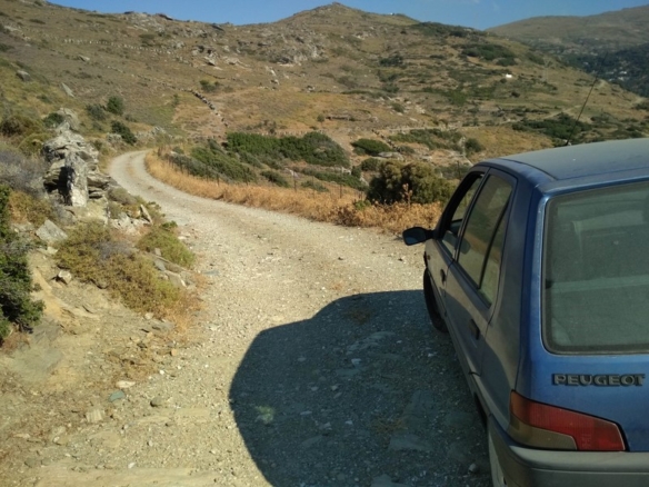 Σταυροπέδα. 9.000 τ.μ. με κελί 22 τ.μ.