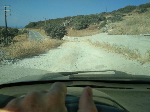 Σταυροπέδα. 9.000 τ.μ. με κελί 22 τ.μ.