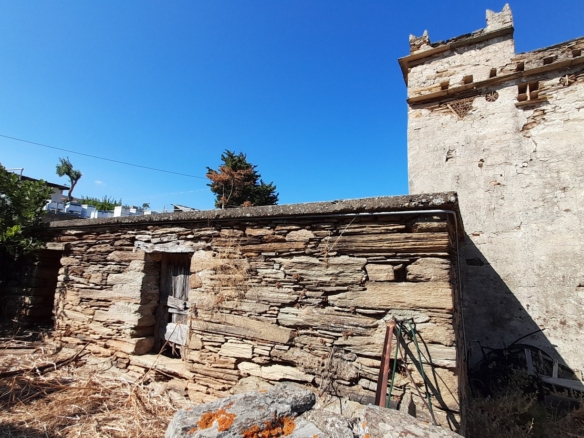 Messaria-Aladino, 5.158 sq.m with stone building 76.80 sq.m, 38 olive trees, threshing floor and dovecote