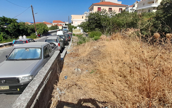 Προνομιακό οικοδομήσιμο οικόπεδο 139 m2 στην Χώρα Άνδρου.