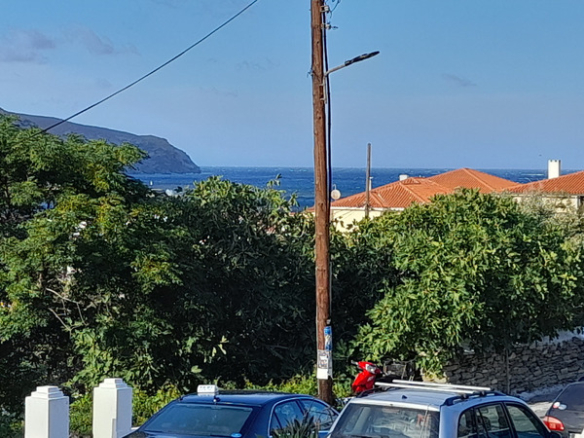 Προνομιακό οικοδομήσιμο οικόπεδο 139 m2 στην Χώρα Άνδρου.
