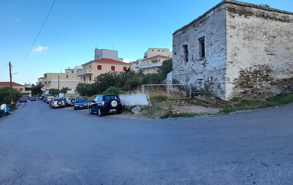 Προνομιακό οικοδομήσιμο οικόπεδο 139 m2 στην Χώρα Άνδρου.
