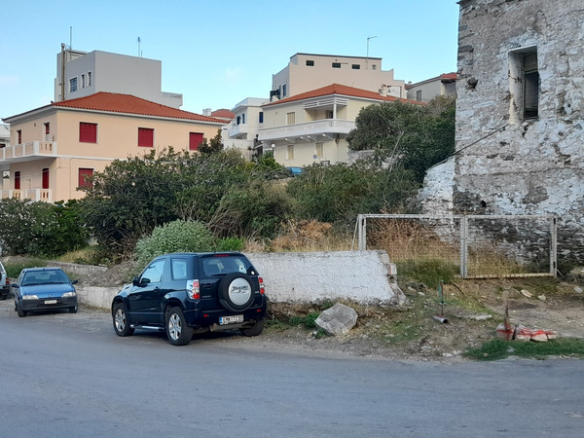 Προνομιακό οικοδομήσιμο οικόπεδο 139 m2 στην Χώρα Άνδρου.