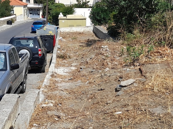 Προνομιακό οικοδομήσιμο οικόπεδο 139 m2 στην Χώρα Άνδρου.