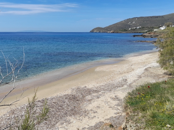 Γαύριο-Λιόπεσι. Τα καλύτερα 24.890 τ.μ. που φθάνουν μέχρι τη θάλασσα.