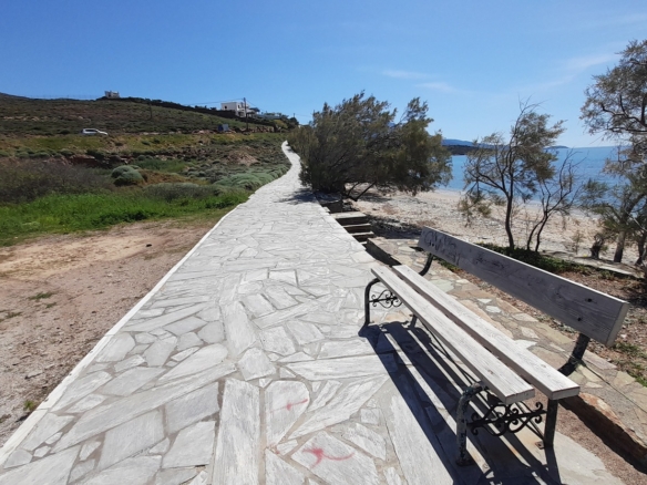 Γαύριο-Λιόπεσι. Τα καλύτερα 24.890 τ.μ. που φθάνουν μέχρι τη θάλασσα.