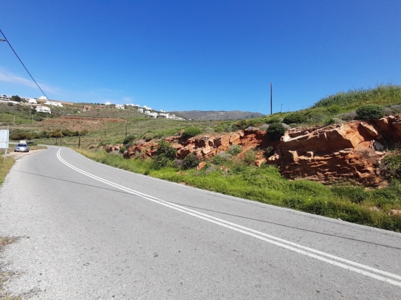 Γαύριο-Λιόπεσι. Τα καλύτερα 24.890 τ.μ. που φθάνουν μέχρι τη θάλασσα.