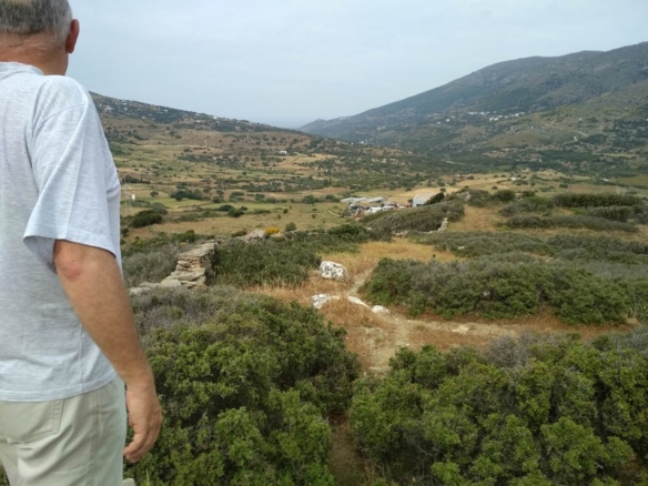 Σταυροπέδα. 9.000 τ.μ. με κελί 22 τ.μ.