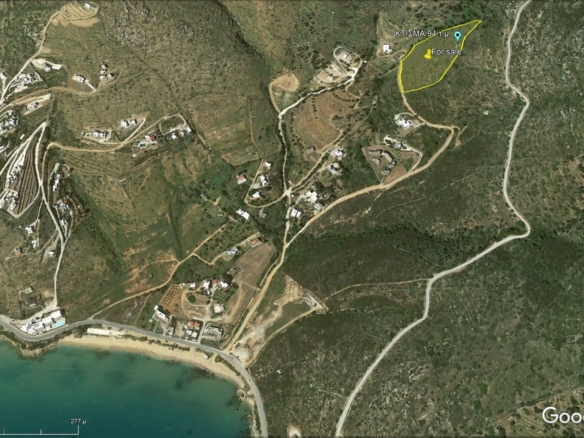 Γαύριο-Κυπρί. 16.600 m2 με 94 m2 παλιό κτίσμα με καταπληκτική θέα και αλώνι.