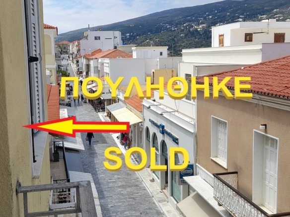 Chora Andros-Central pedestrian street: Apartment 69 m2, 2nd-floor