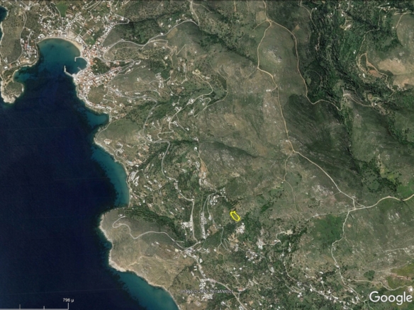 Απρόβατο. 3 οικόπεδα 1019 τ.μ, 1027 τ.μ, 1097 τ.μ, το ένα με παλαιά μονοκατοικία