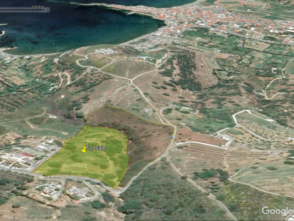 Χώρα Άνδρου, Φυρρόη, 27.749 τ.μ με κτίρια 264 τ.μ. με 2 γεωτρήσεις, πηγάδι και ελιές!