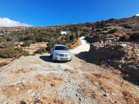 Καπαριά. Περιοχή Πλάκα. Αγροτεμάχιο 9.839,70 m2 με ωραία θέα θάλασσα.