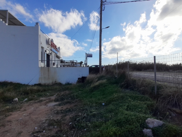 GAVRIO-ST. PETER’S BEACH. PLOT 1041.25 m2.