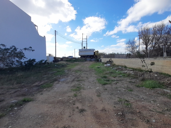 GAVRIO-ST. PETER’S BEACH. PLOT 1041.25 m2.