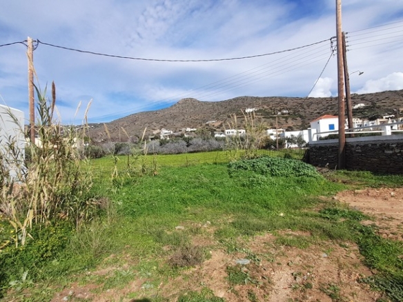 GAVRIO-ST. PETER’S BEACH. PLOT 1041.25 m2.