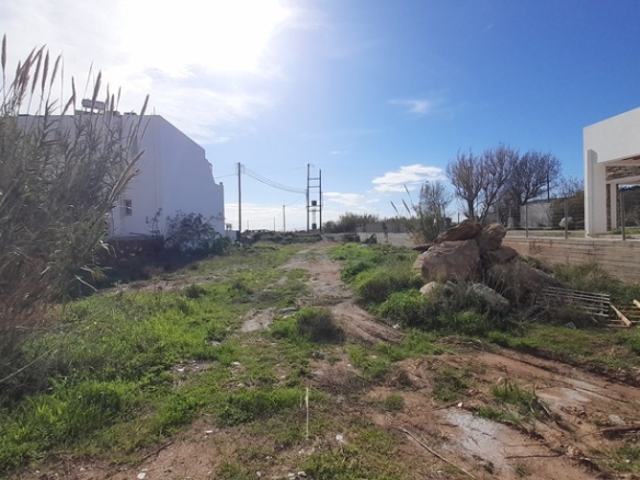 GAVRIO-ST. PETER’S BEACH. PLOT 1041.25 m2.