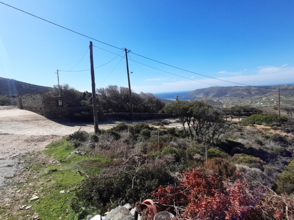 Ano Gavrio. Land 2,058 m2 buildable, with sea view.
