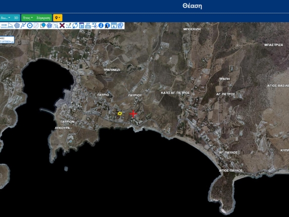 Γαύριο. Οικόπεδο εμβαδού 738 m2 εντός του οικισμού, με εξαιρετική θέα στη θάλασσα.
