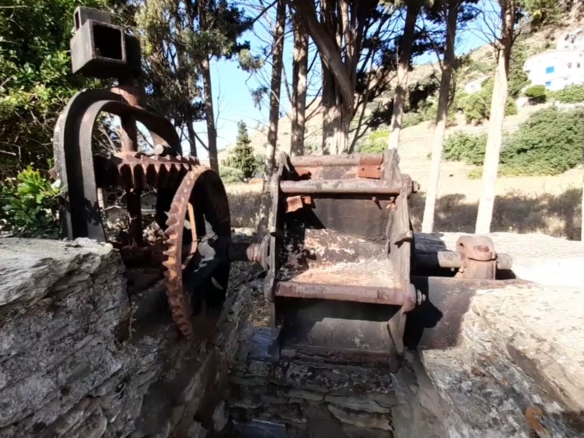 Λιβάδια. ΕΝΤΟΣ οικισμού κτήμα 5.542 m2 οικοδομήσιμο, με γεώτρηση και νερό