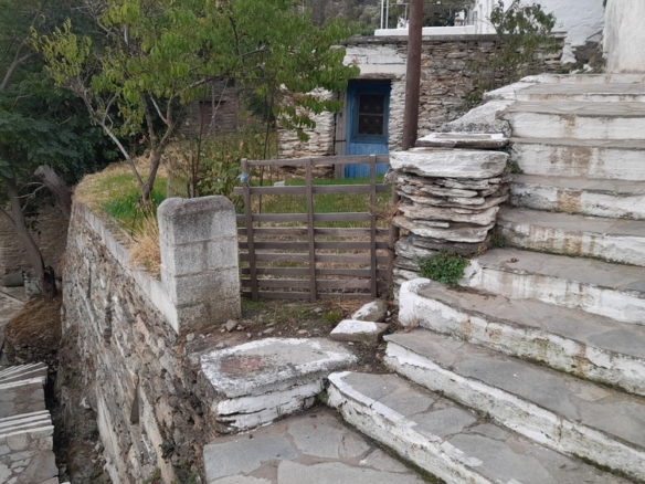Fallika, Andros. Buildable Plot 140 m2 with Stone rural house of 45 m2.