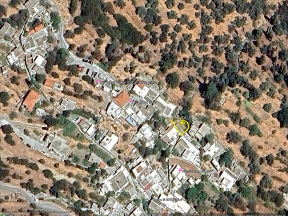 Φάλλικα. Οικόπεδο 140 m2 οικοδομήσιμο με πέτρινη αγροτική κατοικία 45 m2