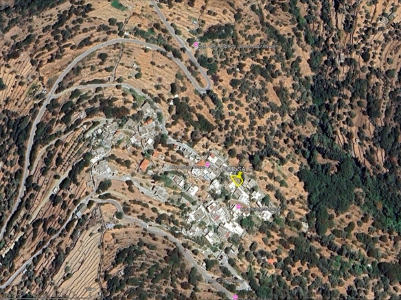 Φάλλικα. Οικόπεδο 140 m2 οικοδομήσιμο με πέτρινη αγροτική κατοικία 45 m2