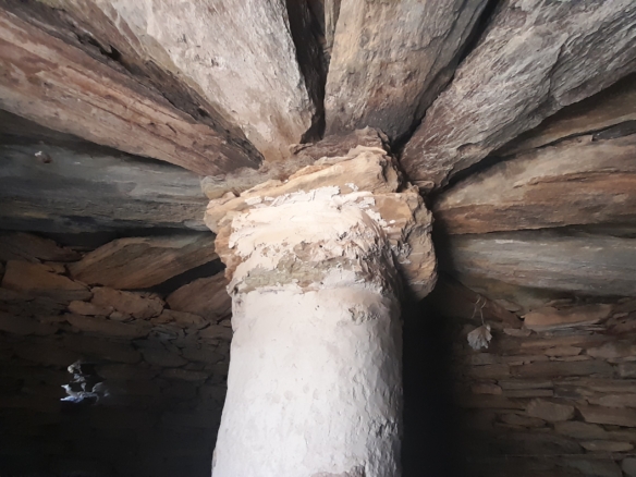 Οικοδομήσιμο Οικόπεδο 4.561 m2, με Πέτρινο Κονάκι 63 m2, στη Μεσσαριά Άνδρου