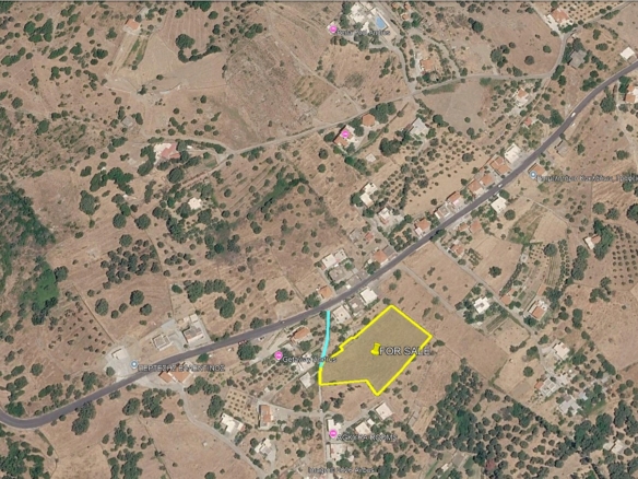Οικοδομήσιμο Οικόπεδο 4.561 m2, με Πέτρινο Κονάκι 63 m2, στη Μεσσαριά Άνδρου