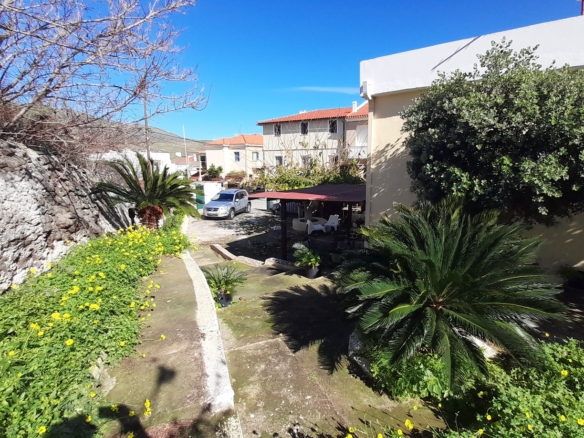 Χώρα Άνδρου. Κεντρική μονοκατοικία 152 m2 σε οικόπεδο 430 m2