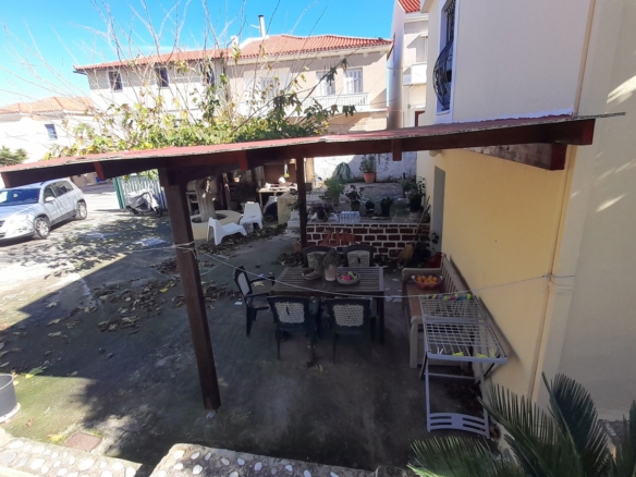 Χώρα Άνδρου. Κεντρική μονοκατοικία 152 m2 σε οικόπεδο 430 m2